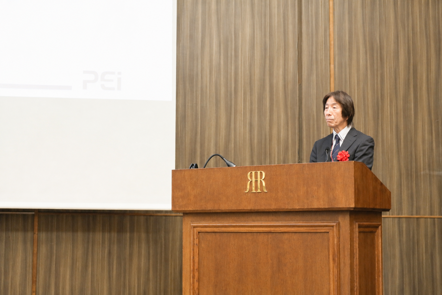 PEイノベーション株式会社　坂口 充弘 様